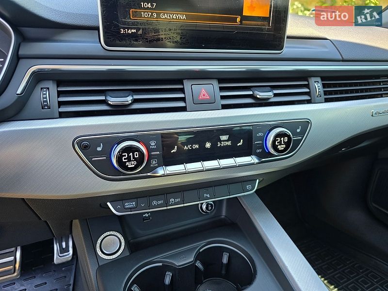 Седан Audi A4 2018 в Стрию