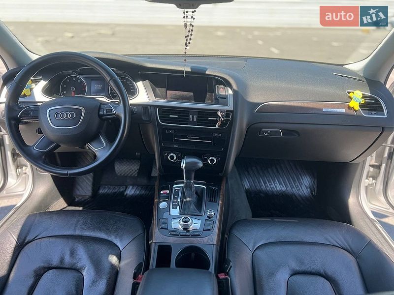 Седан Audi A4 2013 в Львові