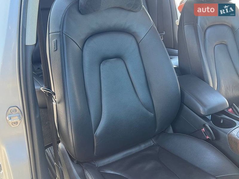 Седан Audi A4 2013 в Львові