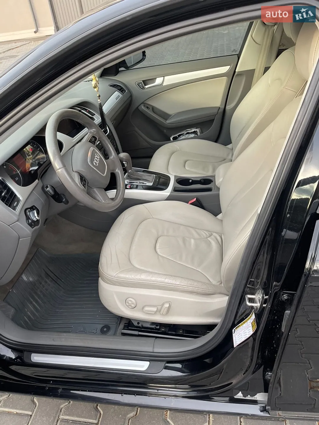 2011 Audi A4 - мініатюра 4