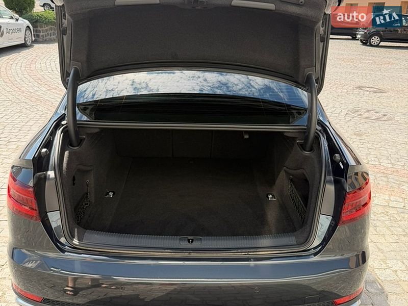 Седан Audi A4 2018 в Луцьку