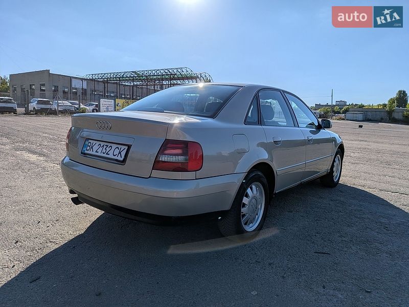 Седан Audi A4 2000 в Ровно фото 2 Седан Audi A4 2000 в Ровно