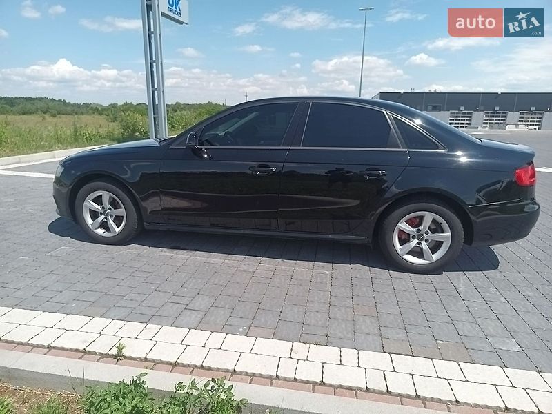 Седан Audi A4 2012 в Львові