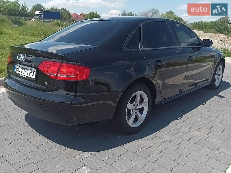 Седан Audi A4 2012 в Львові