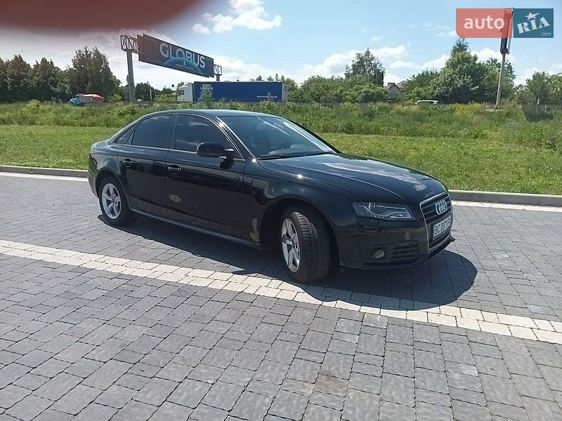 Седан Audi A4 2012 в Львові