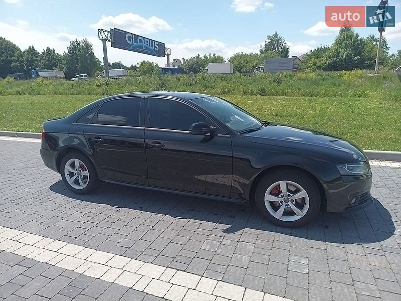 Седан Audi A4 2012 в Львові