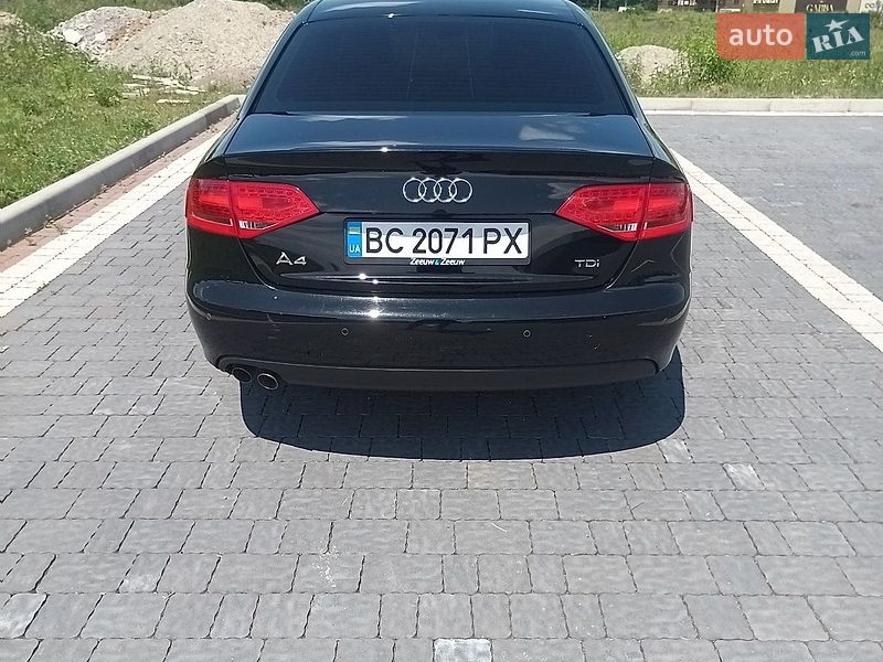 Седан Audi A4 2012 в Львові