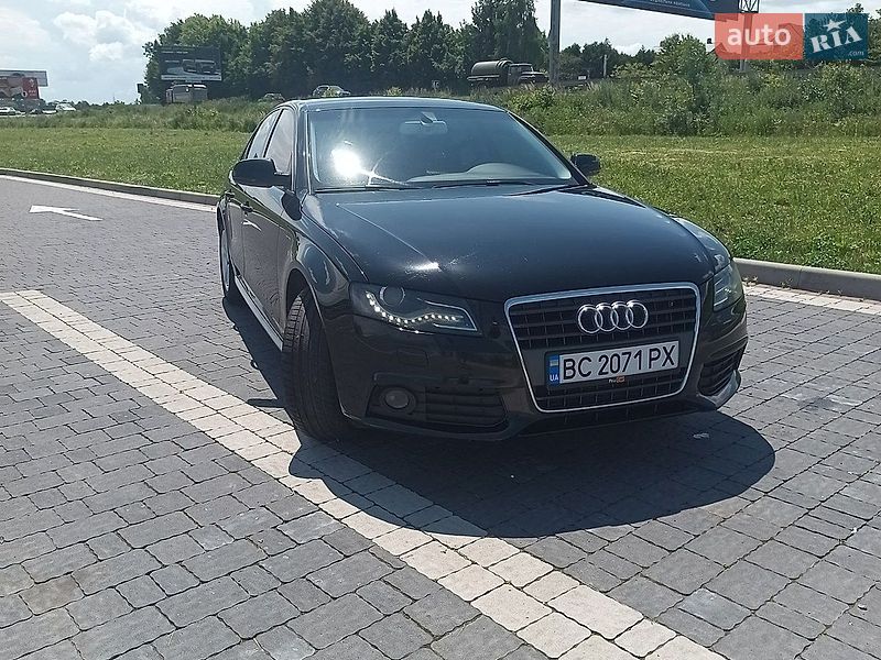 Седан Audi A4 2012 в Львові