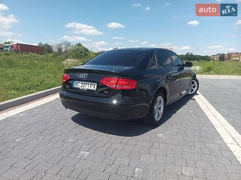 Седан Audi A4 2012 в Львові
