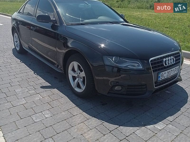 Седан Audi A4 2012 в Львові
