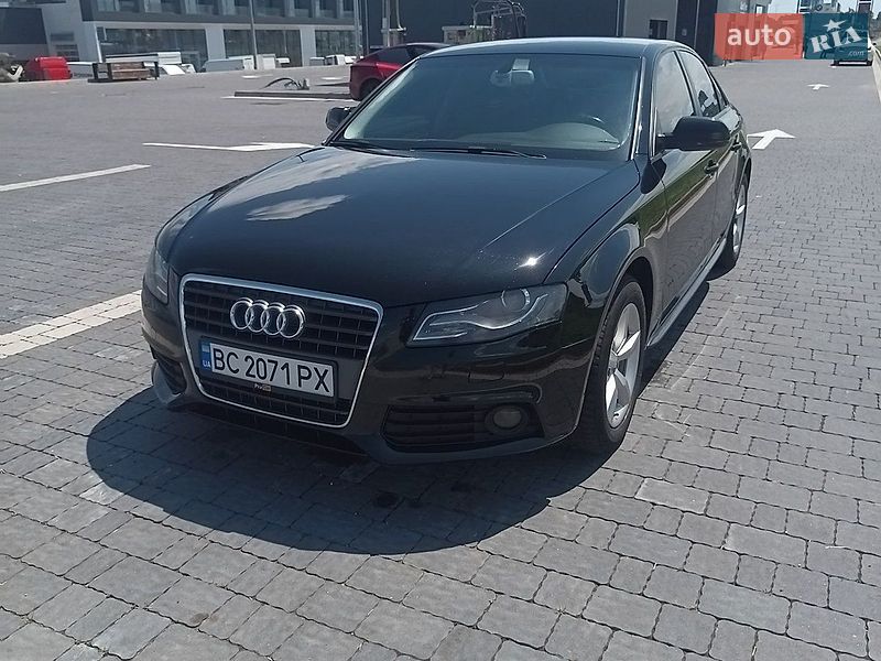 Седан Audi A4 2012 в Львові
