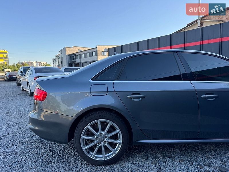 Седан Audi A4 2015 в Луцьку