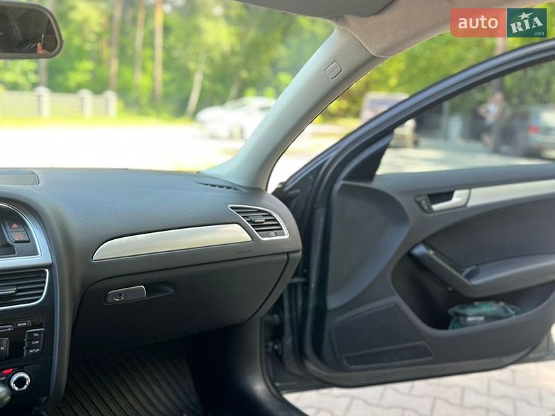 Седан Audi A4 2015 в Коростені