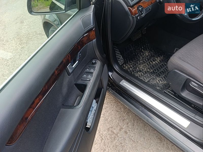 Седан Audi A4 2006 в Зорі