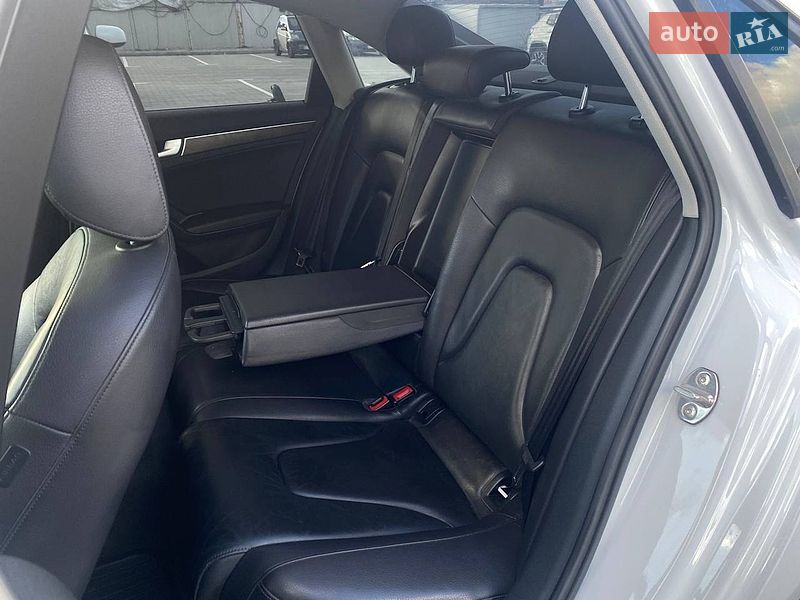 Седан Audi A4 2015 в Києві