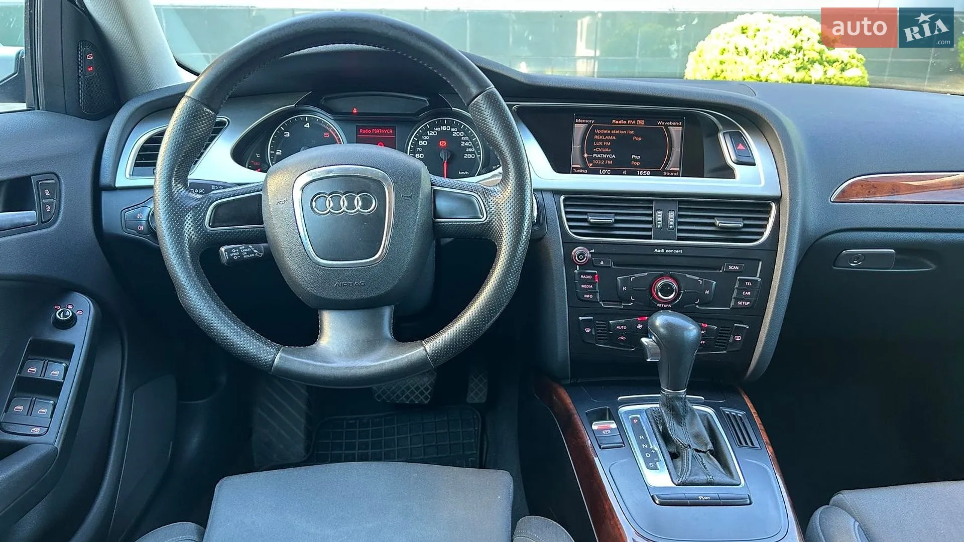 2010 Audi A4 - мініатюра 16