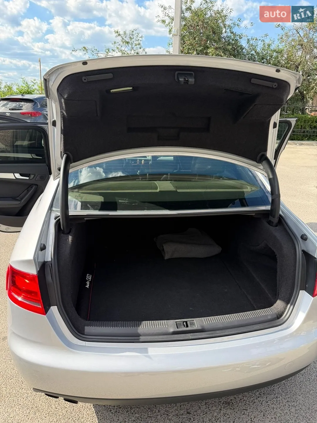 2010 Audi A4 - мініатюра 9