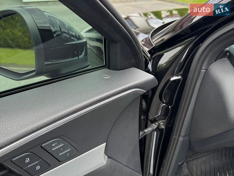 Седан Audi A4 2017 в Львові