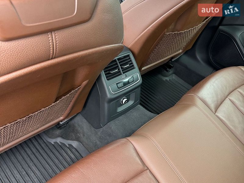 Седан Audi A4 2017 в Львові