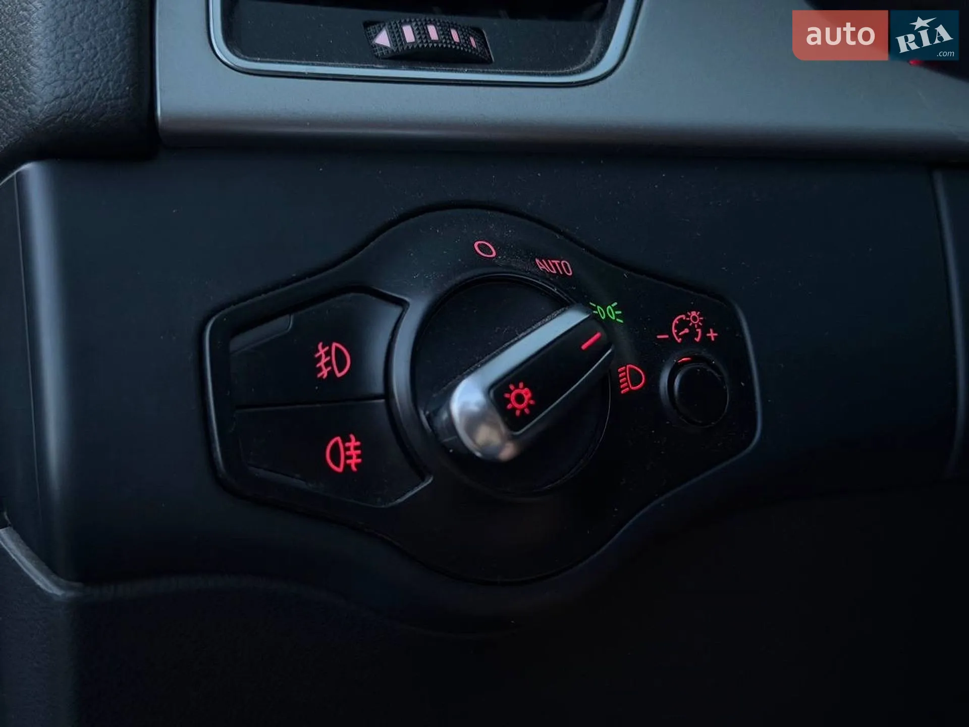 2011 Audi A4 - мініатюра 14