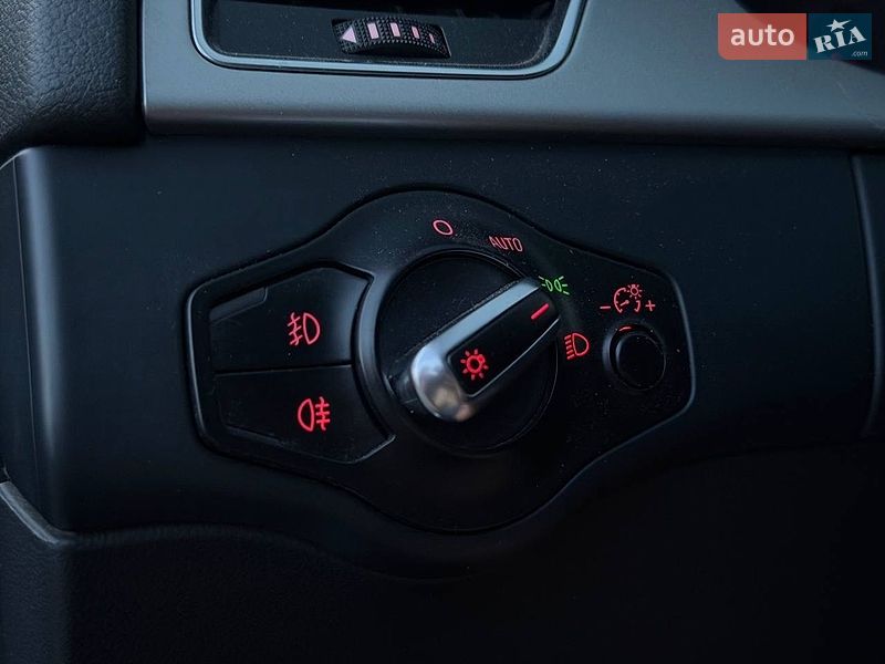 Седан Audi A4 2011 в Харкові