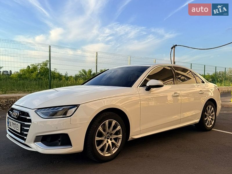 Седан Audi A4 2020 в Киеве