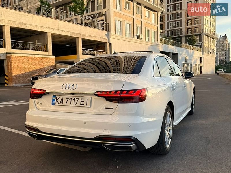 Седан Audi A4 2020 в Киеве