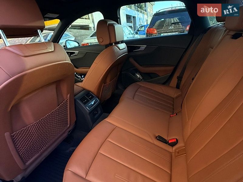 Седан Audi A4 2020 в Киеве