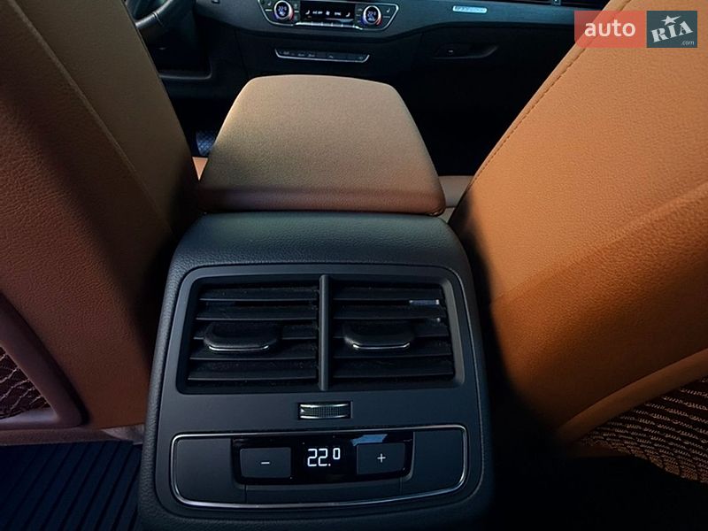 Седан Audi A4 2020 в Киеве