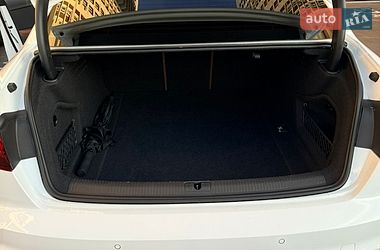 Седан Audi A4 2020 в Киеве