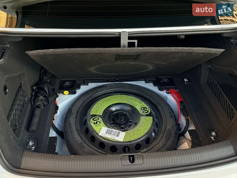 Седан Audi A4 2020 в Киеве