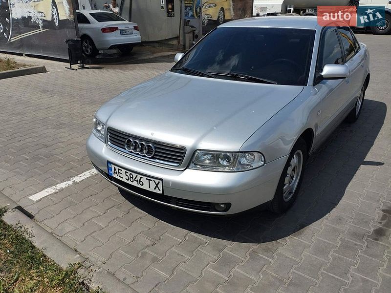 Седан Audi A4 1999 в Одесі