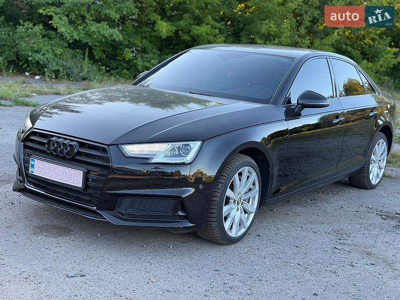 Седан Audi A4 2019 в Лубнах