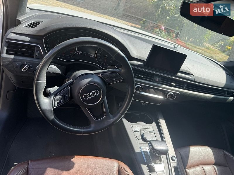 Седан Audi A4 2019 в Дніпрі