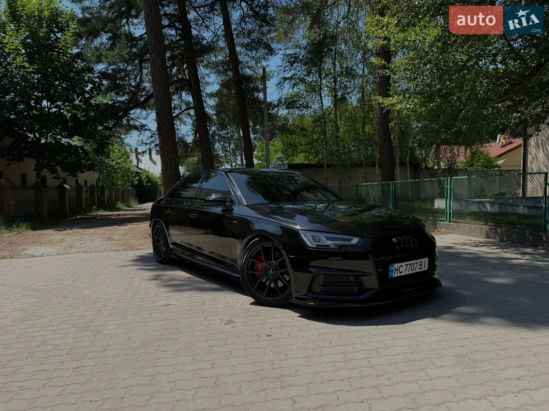 Audi A4 2015 VIN WAUENAF47HN001083 фото оголошення 2 з 16