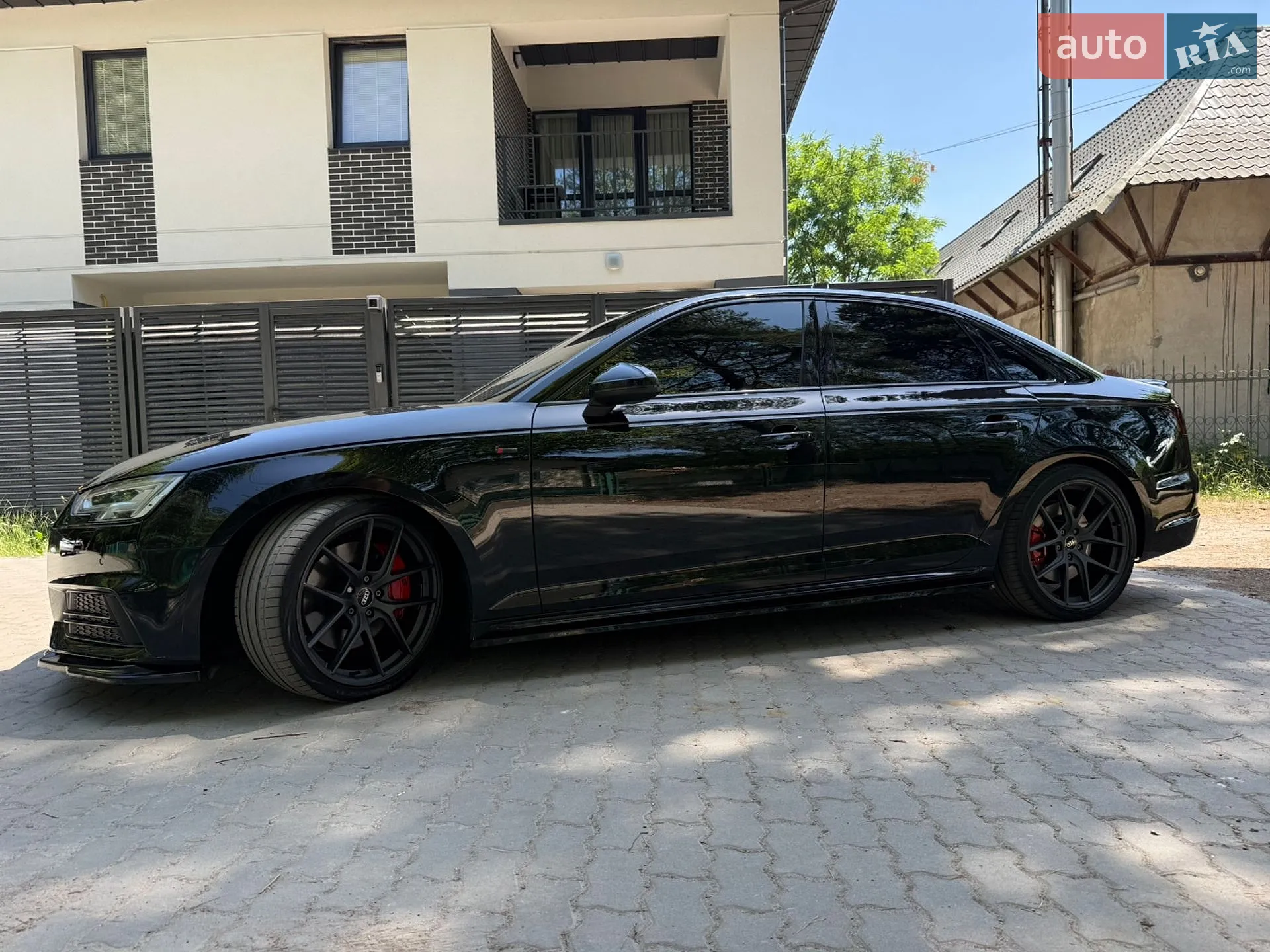 Audi A4 2015 VIN WAUENAF47HN001083 фото оголошення 3 з 16