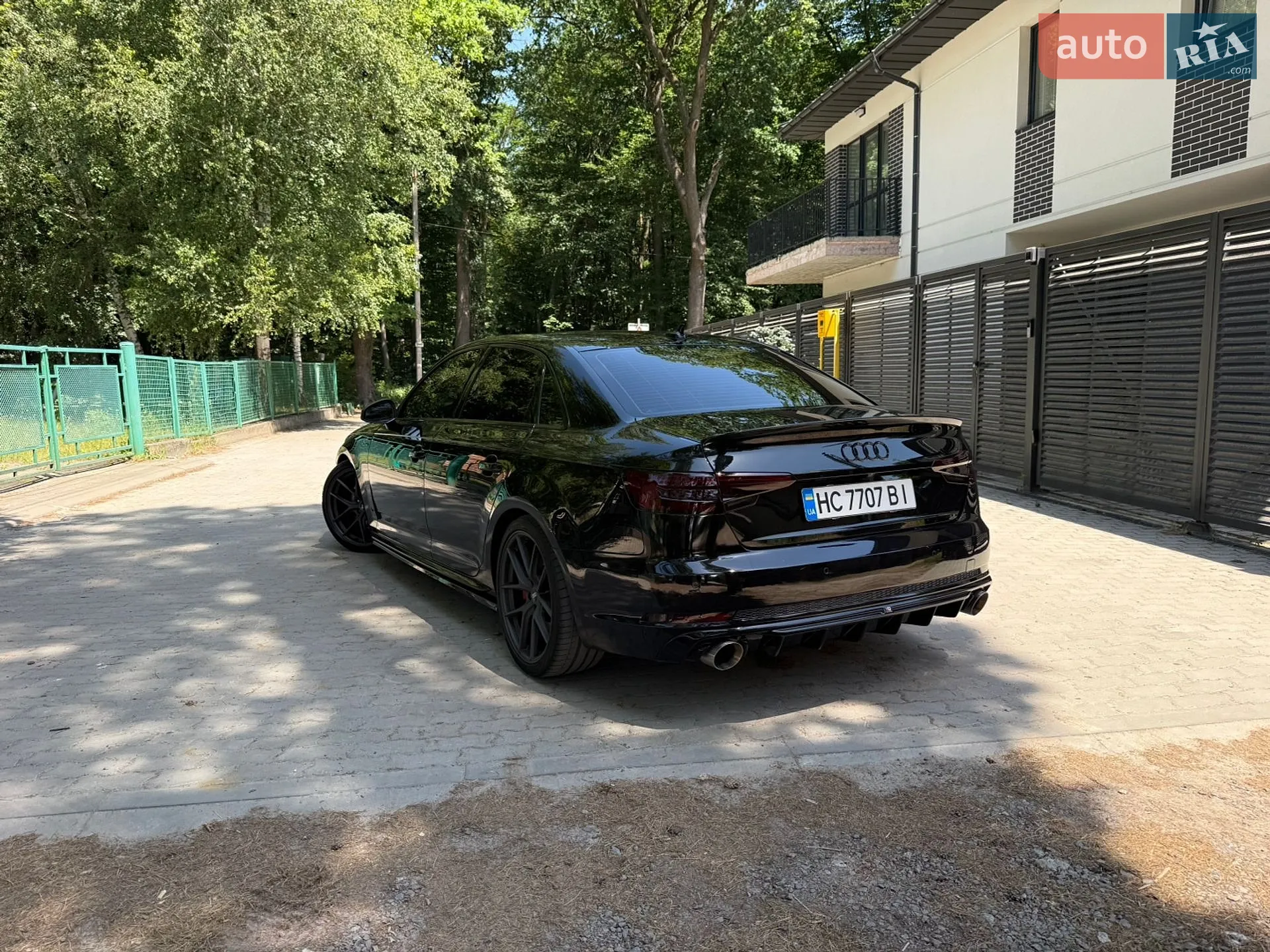 Audi A4 2015 VIN WAUENAF47HN001083 фото оголошення 5 з 16