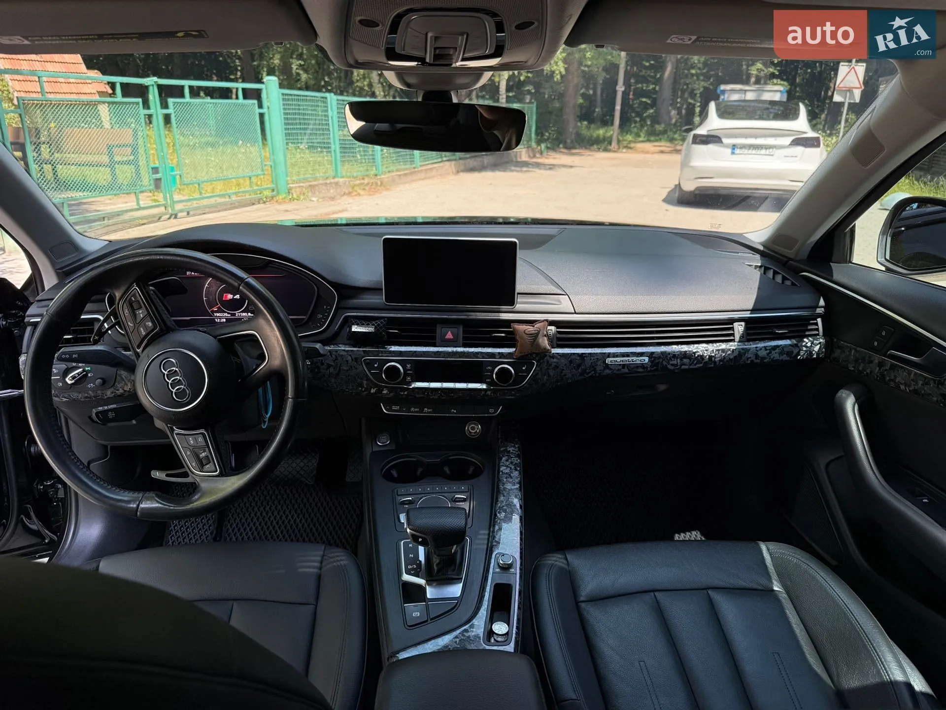 Audi A4 2015 VIN WAUENAF47HN001083 фото оголошення 14 з 16