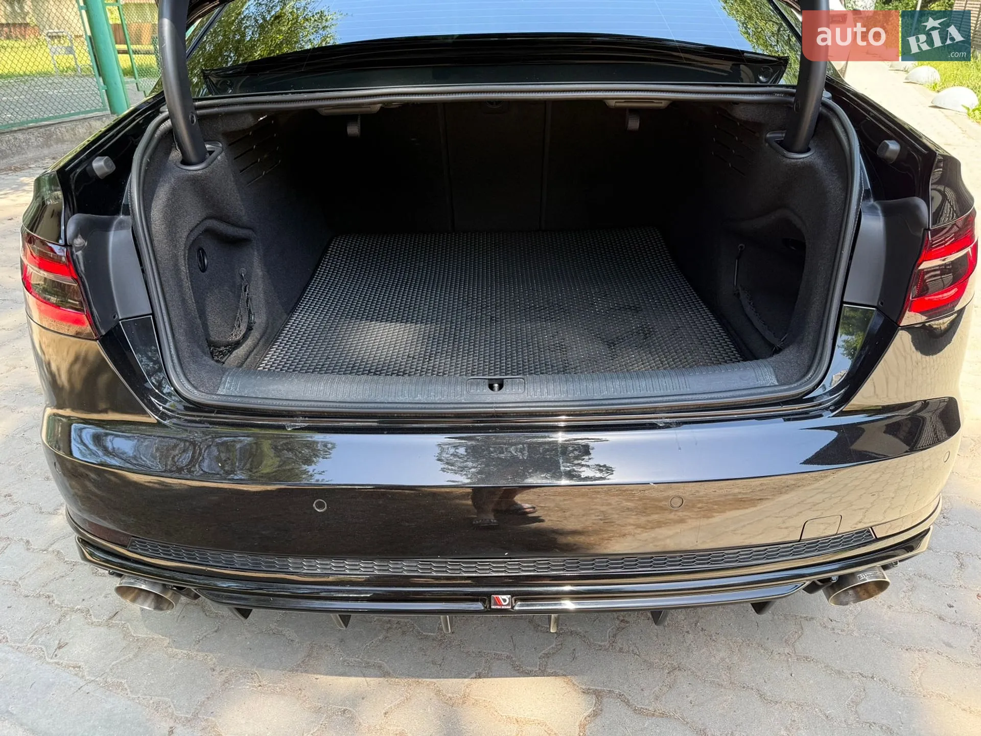 Audi A4 2015 VIN WAUENAF47HN001083 фото оголошення 16 з 16