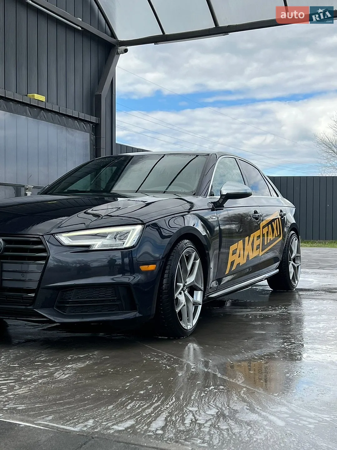Audi A4 2018 VIN WAUENAF47JN016026 фото оголошення 2 з 6