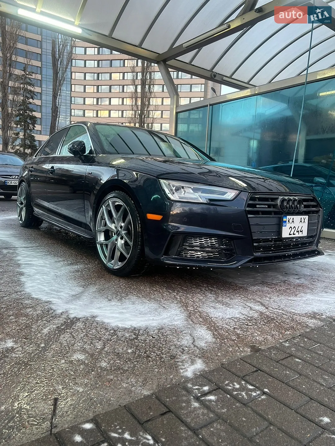 Audi A4 2018 VIN WAUENAF47JN016026 фото оголошення 3 з 6