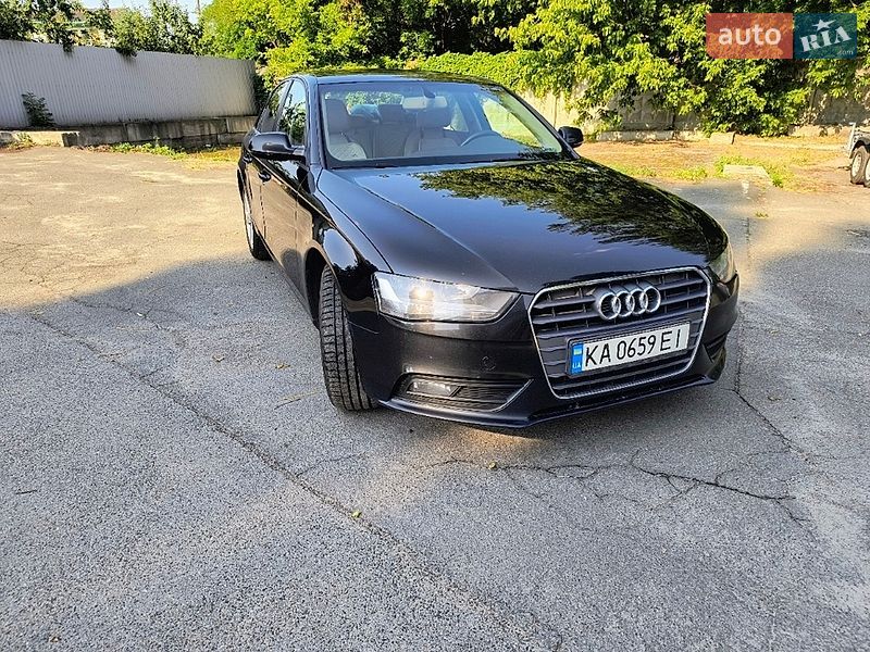 Седан Audi A4 2013 в Києві