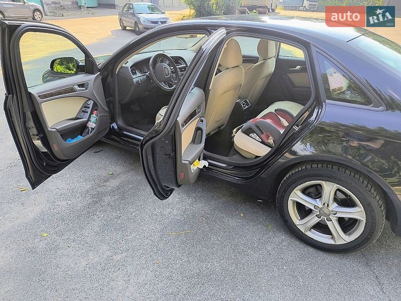 Седан Audi A4 2013 в Києві