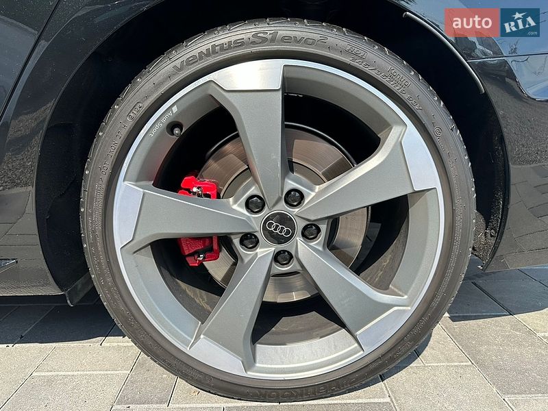 Седан Audi A4 2024 в Києві