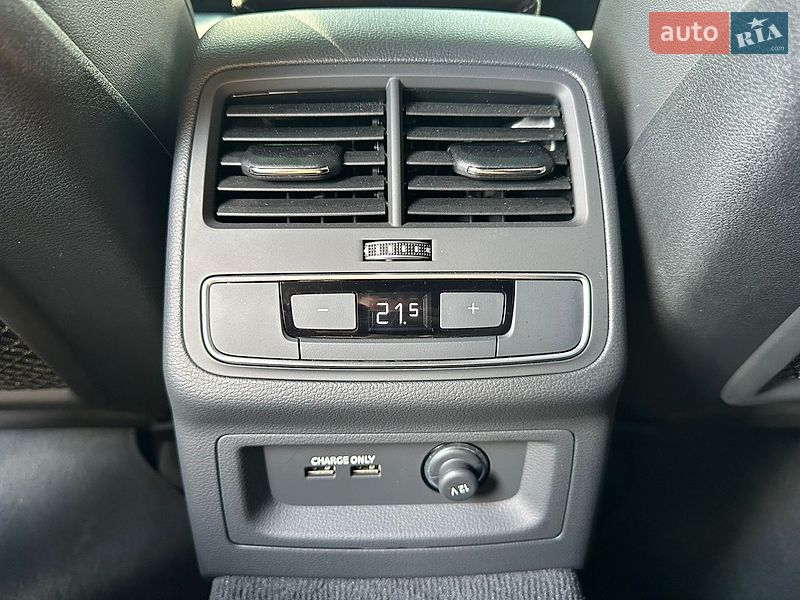 Седан Audi A4 2024 в Києві