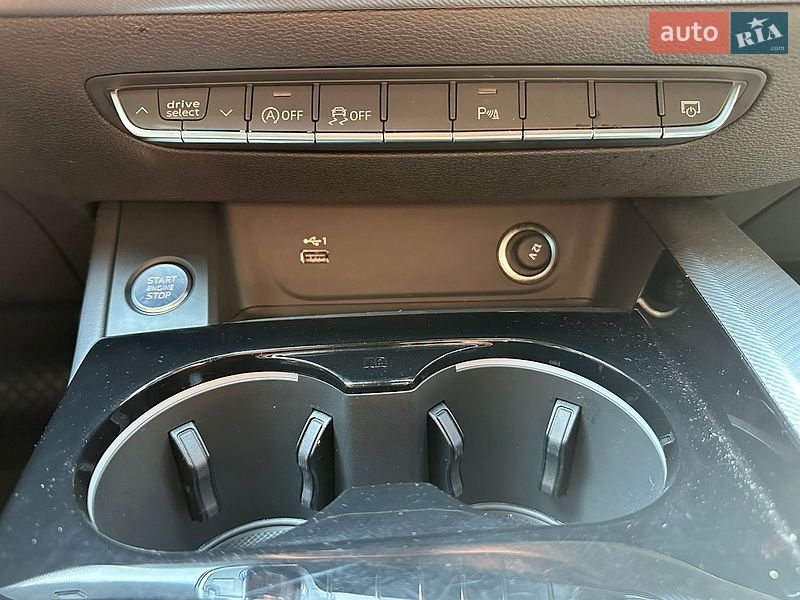 Седан Audi A4 2024 в Києві