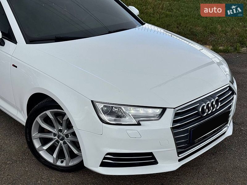 Седан Audi A4 2015 в Киеве