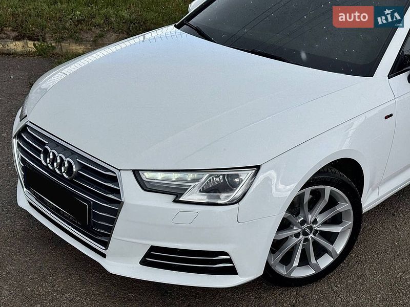 Седан Audi A4 2015 в Киеве