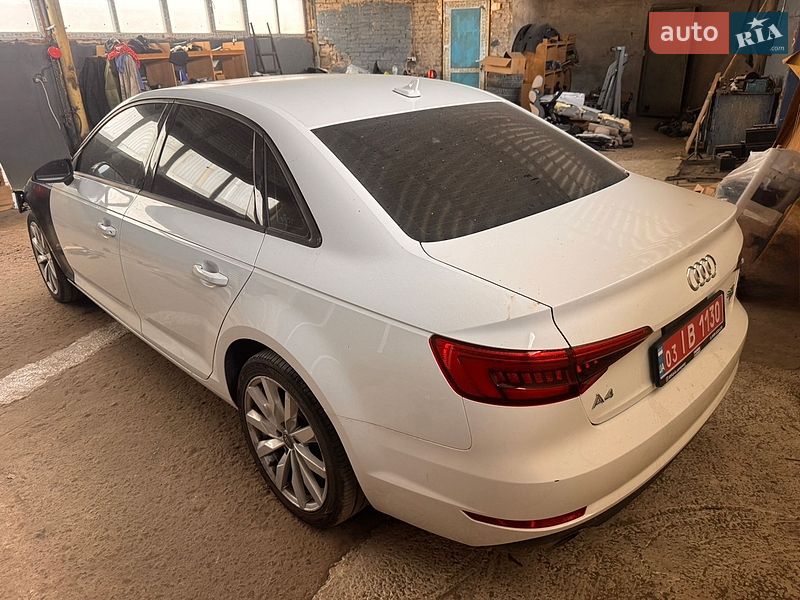 Седан Audi A4 2017 в Рівному