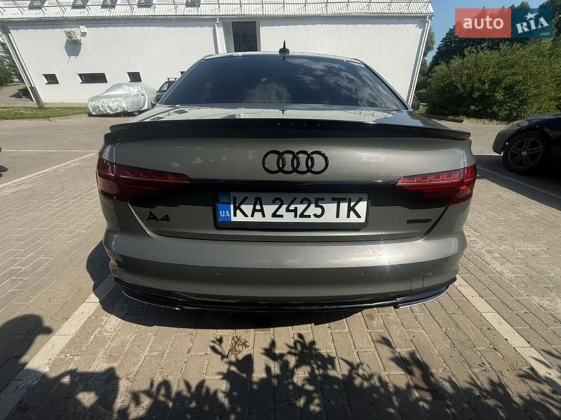 Седан Audi A4 2022 в Киеве